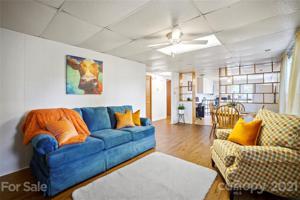 6389 River Bend