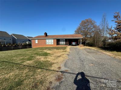 194 W Waterlynn Road
