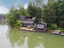 726 E Lakeshore Drive