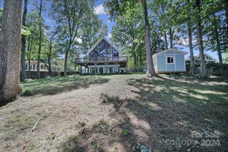 612 Edgewater Drive