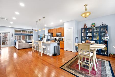 128 Steinbeck Way