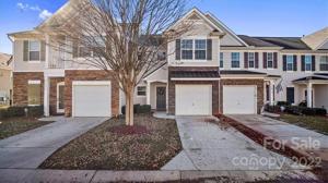 2157 Shady Pond