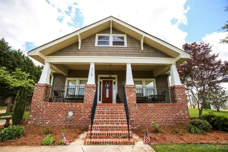318 W Catawba Avenue
