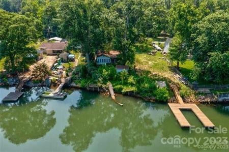 1823 Lake Drive