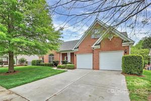 9733 Glenburn