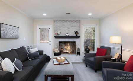 716 Forest Lane