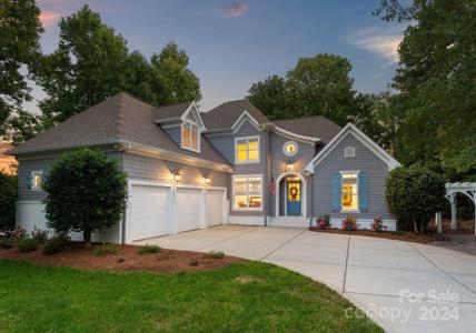 214 Dedham Loop