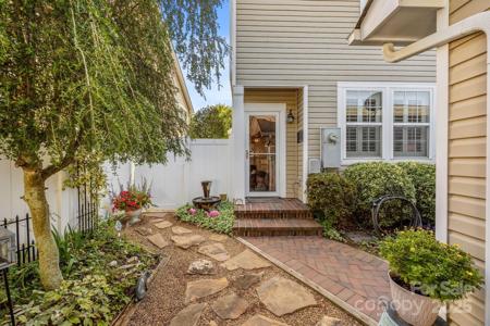 18333 The Commons Boulevard