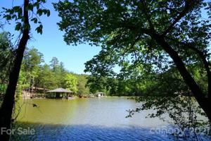 106 Lakeside Avenue