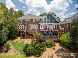 7117 Topsail