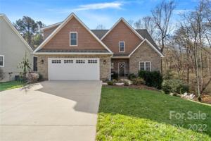3839 10th NE