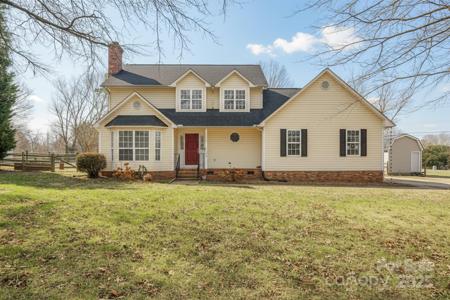 110 Turnberry Lane