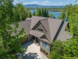 2218 Lake Forest Cove