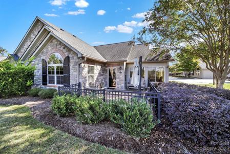 808 Ledgestone Court