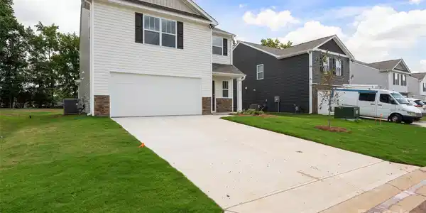 1009 20th Avenue Loop SE
