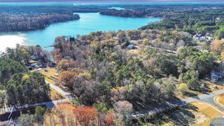 312 Horseshoe Lake Road