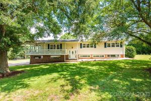 2049 37th NE