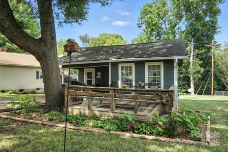 405 Linestowe Drive