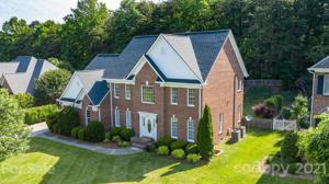 4522 9th NE