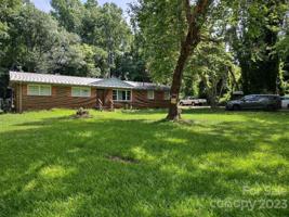 8736 Barry Oak Circle