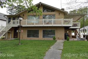 612 Lakeshore