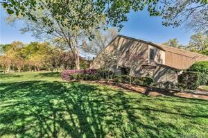 105 Ridgeport Road