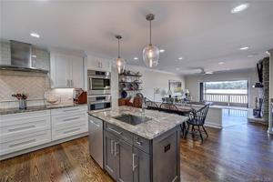 7340 Lakefront Drive