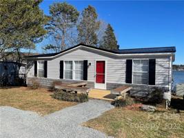 758 Pinehaven