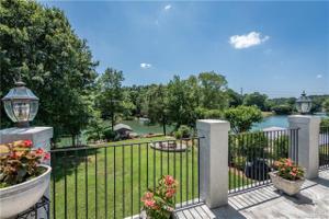 537 River Lake Court