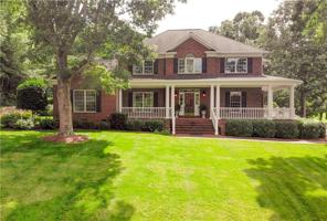 3740 Pinecrest Drive NE