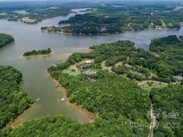 10405 Island Point