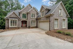 5041 Woodland Bay