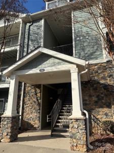 700 Vista Lake Drive