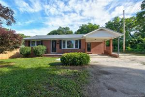 912 North Drive