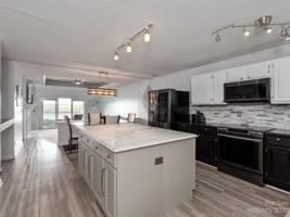 9709 Emerald Point