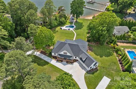 106 Beachview Drive