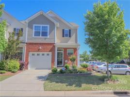 7026 Woodsbay
