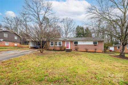 3030 7th St Drive NE