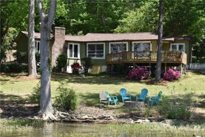 1284 Lakeshore Drive