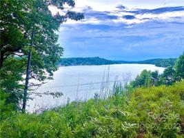 321 Rivercliff