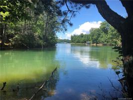 V/L 84 Whispering Pine Trail