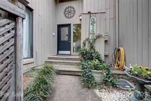 213 Riverview