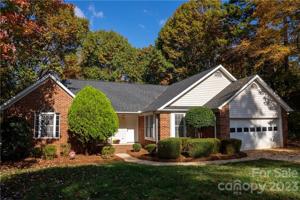 13800 Woody Point