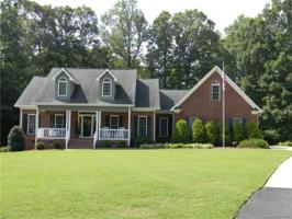 424 Patrick Henry Court