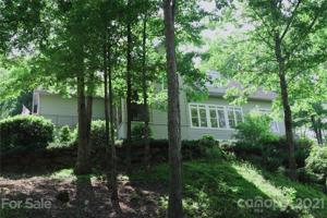 3206 Lake Adger