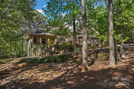 5040 Harbor View Drive E
