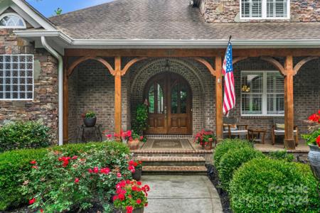 362 Squirrel Lane