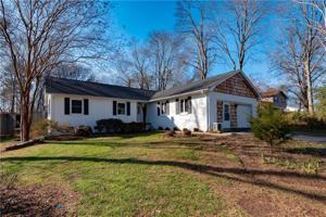 6111 Northlake Drive