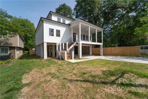 1032 Riverside