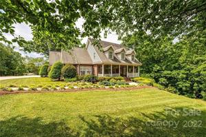 121 Lake Forest